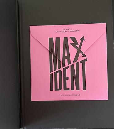 Книги и журналы: Stray kids maxident albomu, əla vəzziyət, yeni kimi. Tam originaldir — 4