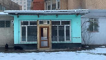 Аренда помещений свободного назначения: Небольшое отдельно стоящее коммерческое помещение с витражными окнами — 1