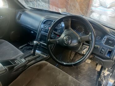 Nissan: Nissan Skyline: 1993 г., 2 л, Автомат, Бензин, Седан