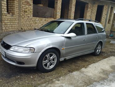 дайхатсу сирен: Opel Vectra: 1999 г., 1.8 л, Механика, Бензин, Универсал