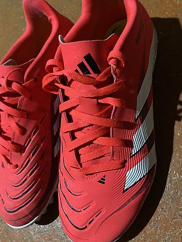 Продам футбольные сороконожки Adidas Predator TF в ярком красном
