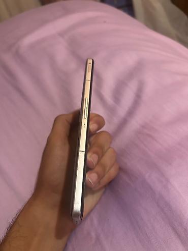15 pro max qiymet: Telefon işləməsində heç bir problem yoxdu. Təkcə arxasında çat var heç — 7