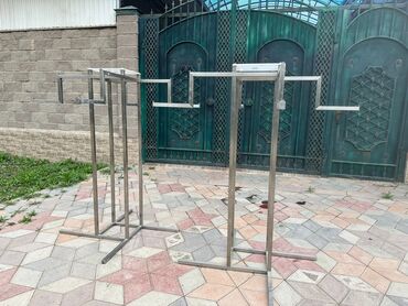 Другое торговое оборудование: Вешалки для магазина одежды
Полки для магазина обуви
Кронштейн Стеллаж