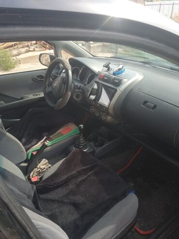 кичинекей машина: Honda Jazz: 2002 г., 1.3 л, Механика, Бензин, Хетчбек