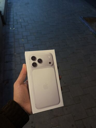 microsoft surface pro 8 qiymeti: IPhone 17 Pro Max, 256 GB, Gümüşü