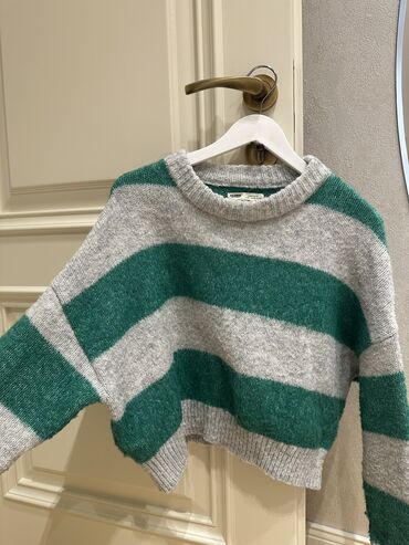 qirmizi kofta: Pull&Bear S razmer