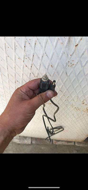mini led: Avtomobil siqaret çaxanı (12V) üçün enerji kabeli - Giriş: 12V — 3