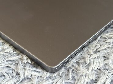 Apple: Apple M3, 8 GB OZU, 14 " — 6