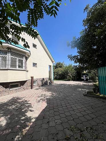 Продажа домов: 6 комнат и более, 191 м², 7 соток, Бишкек, КНУ Собственник — 3
