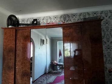 şkaf sumqayıt: Açılan, 5 qapı Düz dolab, Qarderob, paltar dolabı