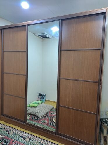 İkimərtəbəli uşaq çarpayıları: İdeal vəzyətdə dolab satilir,cox mohkəm gozəl materiali var,olcu 2,5