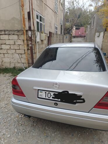Mercedes-Benz: Mercedes-Benz C-sinfi sedan (W202) - Kuzov: 4 qapılı sedan, gümüşü — 2