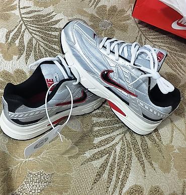 часы бишкек мужские: Мужские кроссовки, 41, Nike, Новый, цвет - Серебристый, Самовывоз — 3