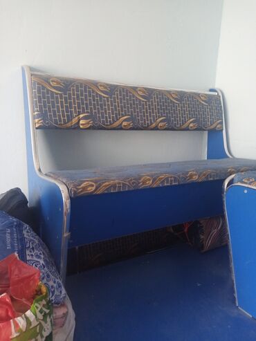 куплю бу стол: Сатылат чайный стол угловой lalafo.kg да куплю бу стол: Сатылат чайный стол угловой