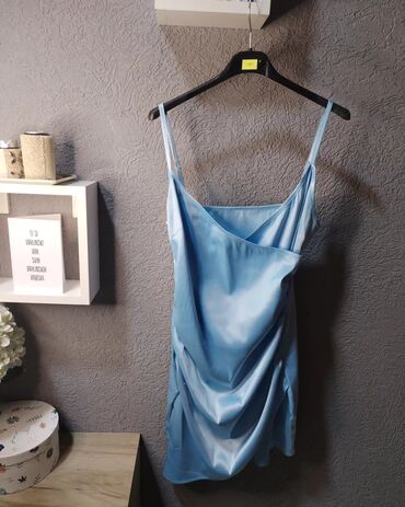 Dresses: M (EU 38), color - Light blue, Cocktail, With the straps