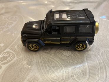 Oyuncaqlar: Metaldan hazırlanmış oyuncaq model avtomobil – G‑klass stili (Brabus — 6