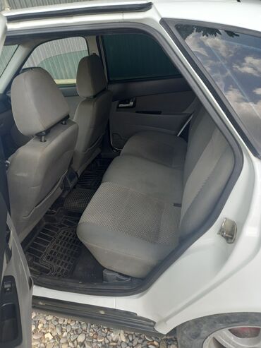 VAZ (LADA): VAZ (LADA) Priora: 1.6 l | 2013 il 256000 km Sedan — 7