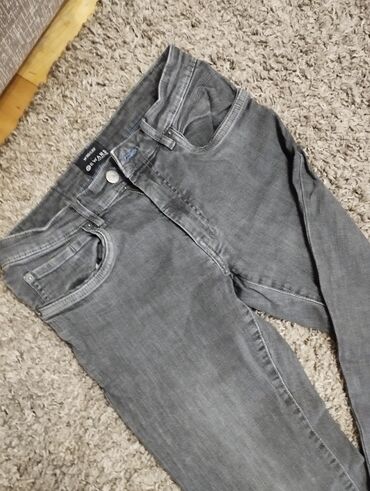 zara cigaret pantalone: 30, 32, Normalan struk, Ravne nogavice