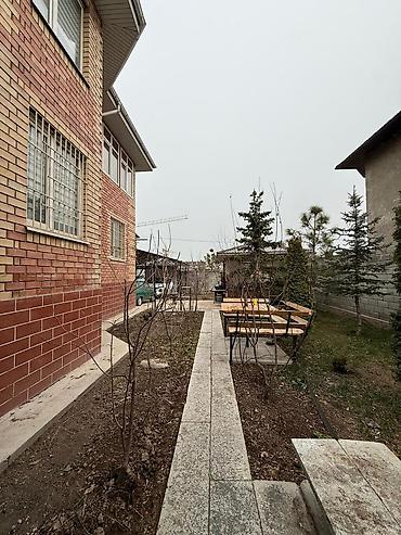 Продажа коттеджей и домов: Продаётся двухэтажный дом с цокольным этажом в селе Орто-Сай — 11