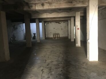 Anbar və emalatxanalar: Anbar/istehsalat sahəsi - Şəhər daxili həyətyanı zonada yerləşən — 4