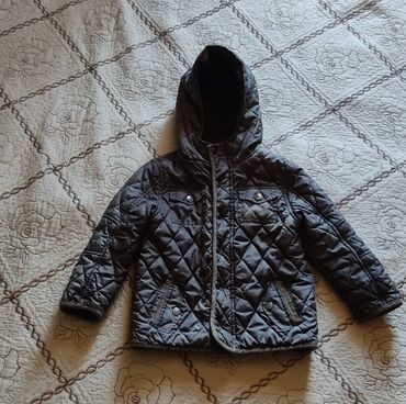 demisezonnaya odezhda: Куртка в отличном состояниидемисезонная, стёганая, утеплённая, фирма