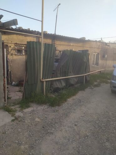 Həyət evləri və villalar: 3 otaqlı, 2 kv. m, Orta təmir
