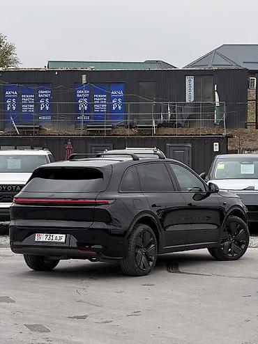 Lixiang: Lixiang L6: 2025 г., Автомат, Гибрид, Внедорожник — 2