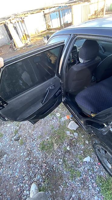 Volkswagen: Volkswagen Passat: 1988 г., 1.8 л, Механика, Бензин, Седан — 5