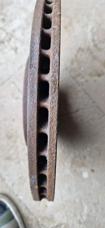 dəmir disk: Avtomobil üçün ventilyasiyalı ön əyləc diskləri (cüt) - Material — 2