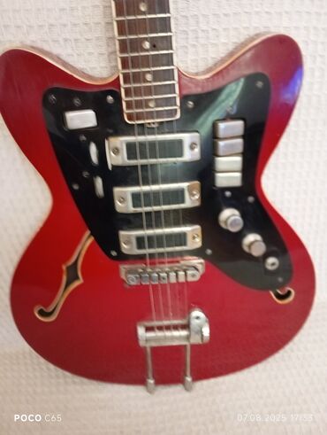 Velosiped ehtiyyat hissələri: Elektron gitara, 6 sim, İşlənmiş, Ünvandan götürmə