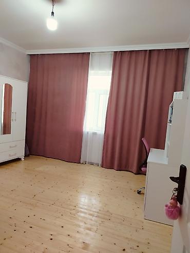 oğuz ev: 3 otaqlı. həyət evi tcili satılır - Geniş, işıqlı mətbəx: üst-alt — 3