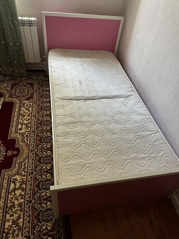 Oğlan və qız üçün, İşlənmiş, Çarpayı, Bazasız, Matras ilə, Siyirməsiz