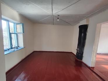 Продажа коттеджей и домов: Продаётся жилой дом в Сокулуке сучастком участком 4 соток. - — 6