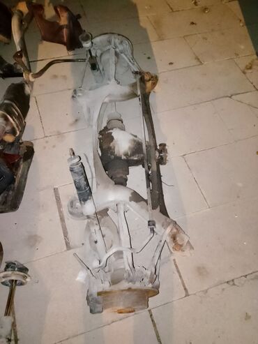 Digər avtomobil ehtiyat hissələri: Məhsul: Mercedes-Benz üçün orijinal ehtiyat hissələri dəsti Tərkib: - — 12