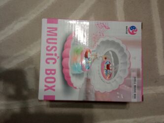 детская музыкальная установка с барабанами: Продаю, музыкальную шкатулку.
 Новая. За 400 сом