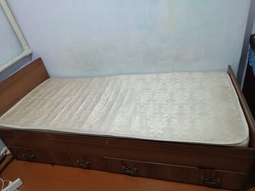 мебель в беловодске: Кровать, Б/у