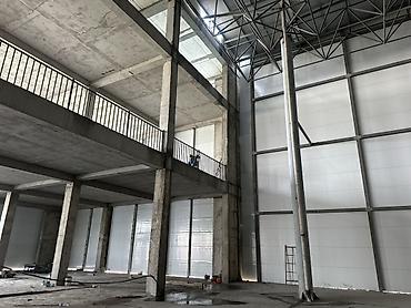 помещение для склада: 2500 м², С высокими потолками — 2