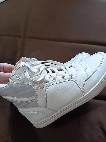 Patike: Ženske patike Athletic – visoki model - Brend: Athletic - Veličina — 1