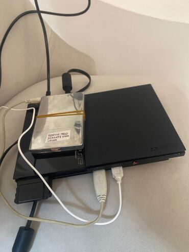 PS2 & PS1 (Sony PlayStation 2 & 1): Ela veziyyetdedir.500 gb hard disk,içerisinde 200 en yaxşı — 4