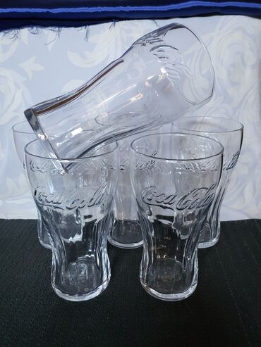 Čaše: Case nove Coca Cola. Nove case Coca Cola. Komada 6 u ceni — 5