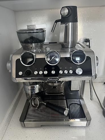 Qəhvə maşını Delonghi, Yarımavtomat, Üyüdücü ilə, Yeni