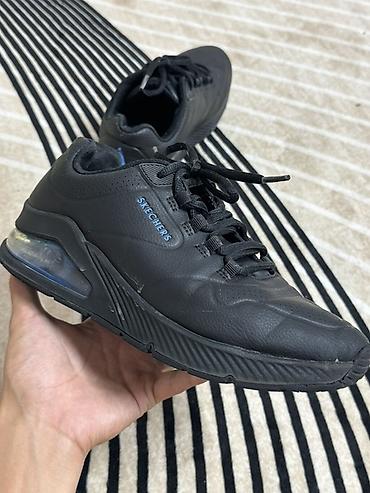 норк бу: Мужские кроссовки, 39.5, Skechers, Б/у, цвет - Черный, Самовывоз, Бесплатная доставка — 1