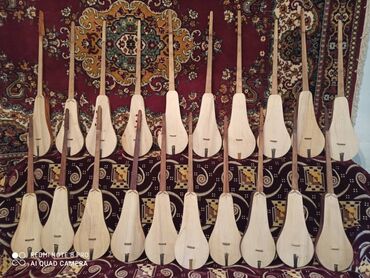 музыкальный карусель: Орук Комуз сатылат / Komuz (kyrgyz traditional musical instrument) for