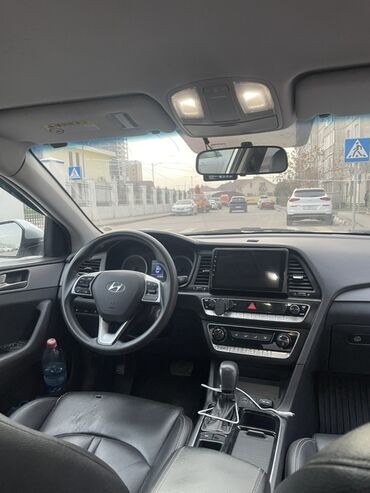 Hyundai: Hyundai Sonata: 2018 г., 2 л, Автомат, Газ, Седан — 5