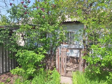 продажа домов в городе бишкек: 60 м², 3 комнаты, Старый ремонт Без мебели