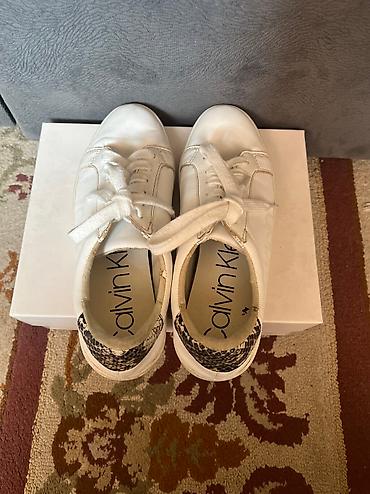 Кроссовки и спортивная обувь: Кроссовки, 38, Calvin Klein, Б/у, цвет - Белый, Платная доставка, Самовывоз — 3