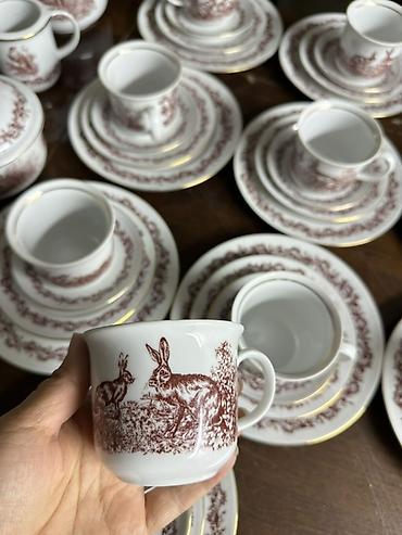 Наборы посуды: Большой сервиз из фарфора с охотничьим рисунком. Завод Ilmenau — 9