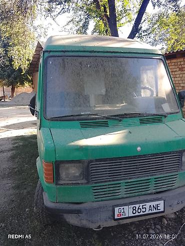 каракол скутер: Mercedes-Benz T1: 1987 г., Кол менен иштөөчү, Дизель, Бус — 2