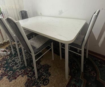 стульчик для кормления: Комплект стол и стулья Кухонный, Б/у