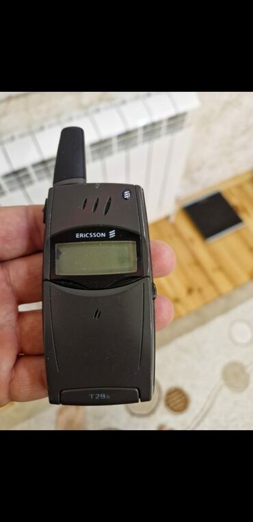 t28 telefon: Ericsson T28, rəng - Gümüşü, Düyməli
